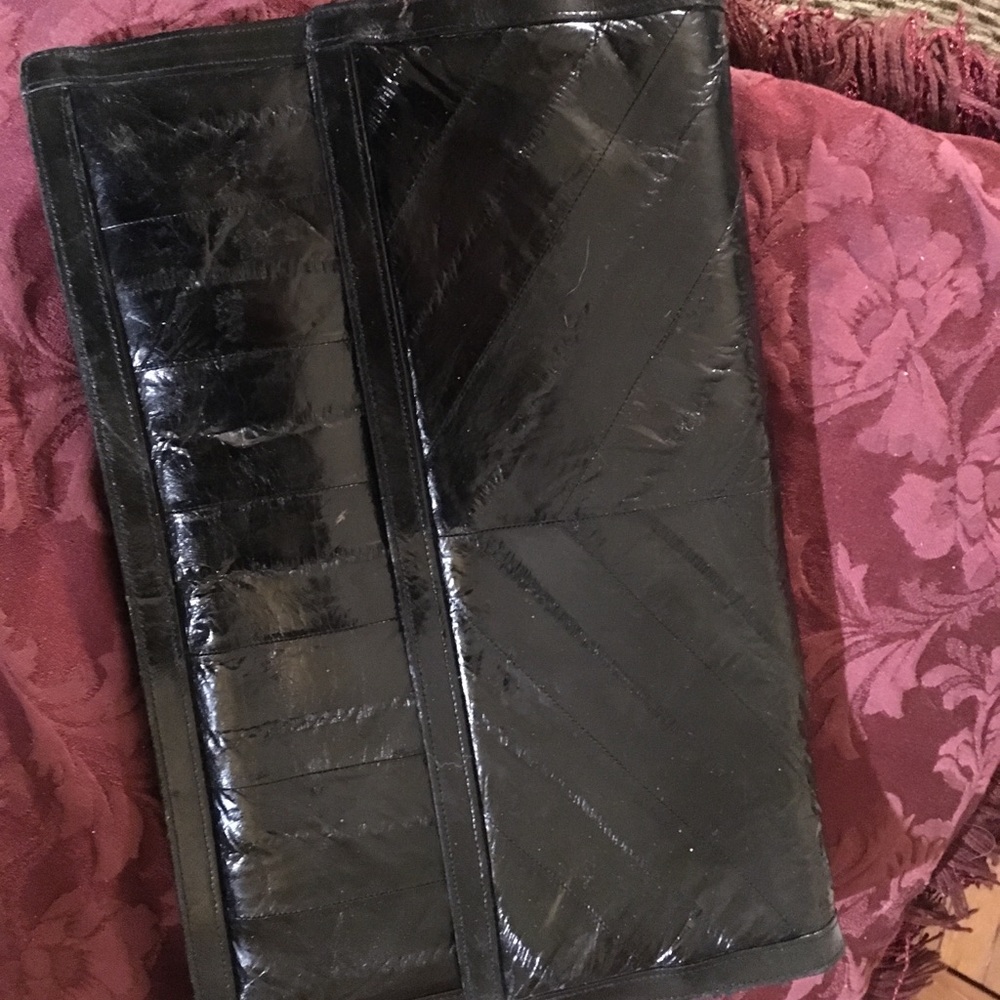 Beautiful Black Eel Skin Elegant Clutch B021 - Picture 2 of 3